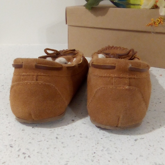 Classic Minnetonka Moccasins With Soles - Picture 3 of 13